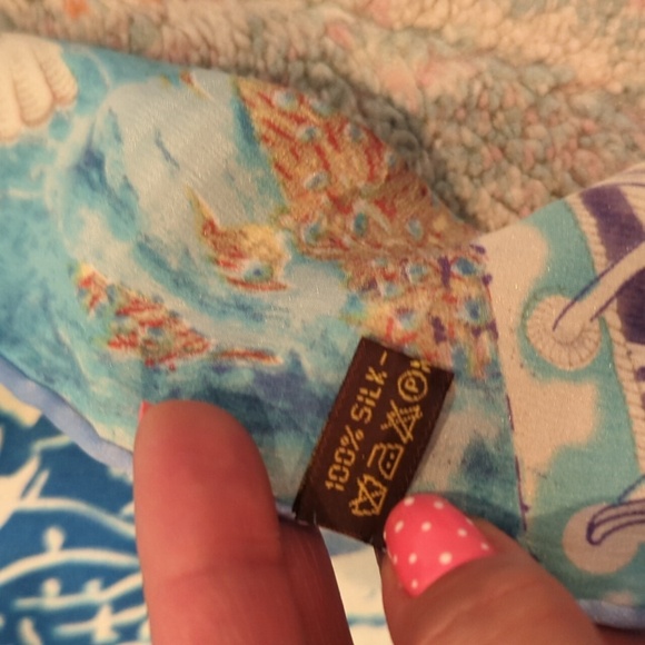 Luxury 100% Silk Long Scarf Fish Hawaii Vacation World Under The Sea Art To Wear - Picture 7 of 10